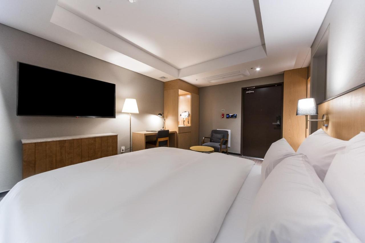 Gwangju Hound Hotel Кванджу Экстерьер фото