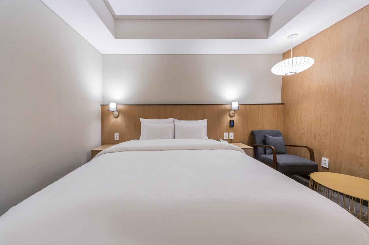 Gwangju Hound Hotel Кванджу Экстерьер фото