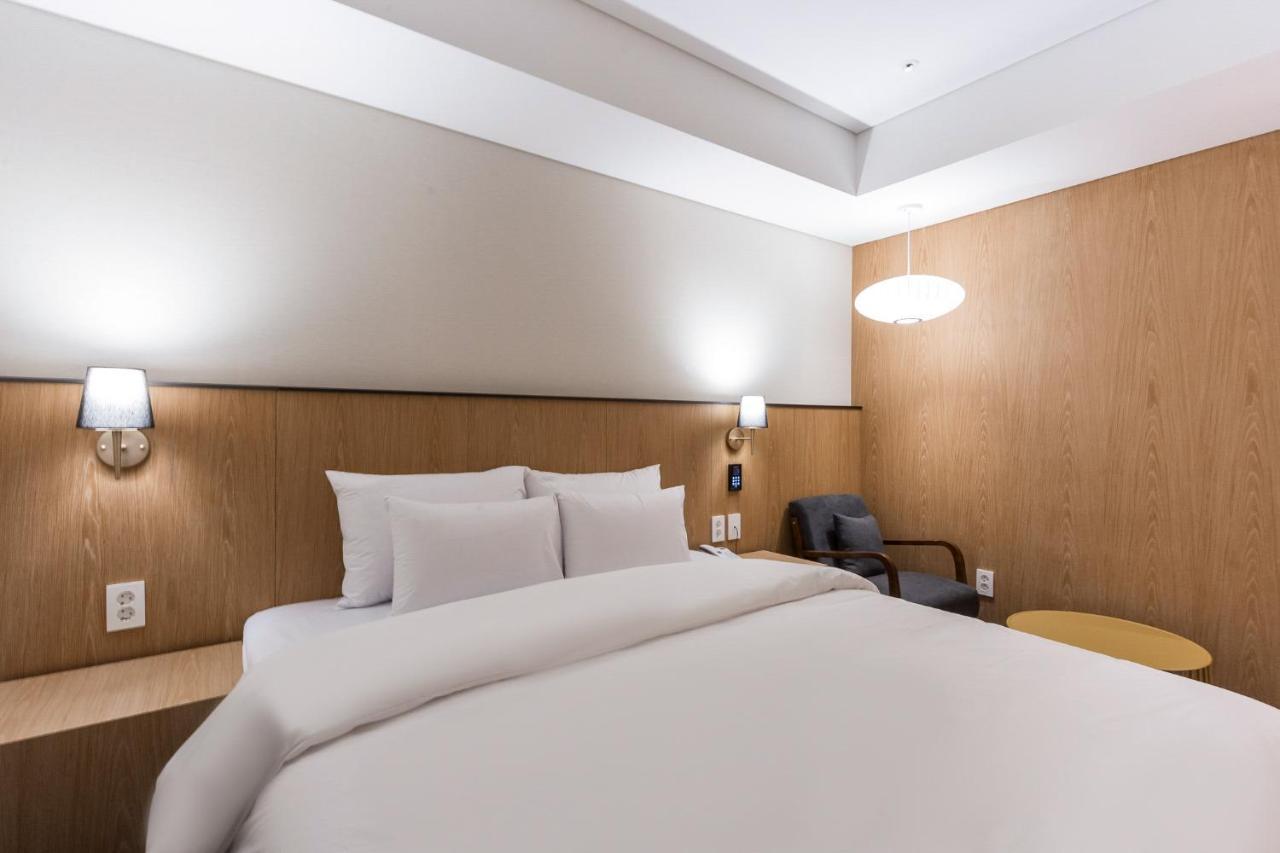 Gwangju Hound Hotel Кванджу Экстерьер фото