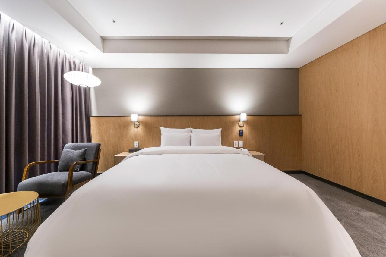 Gwangju Hound Hotel Кванджу Экстерьер фото