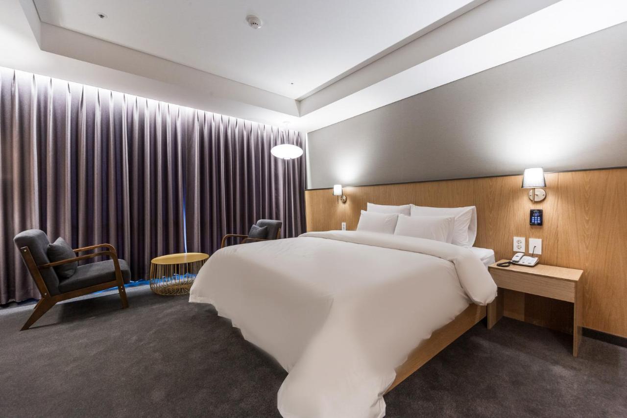 Gwangju Hound Hotel Кванджу Экстерьер фото