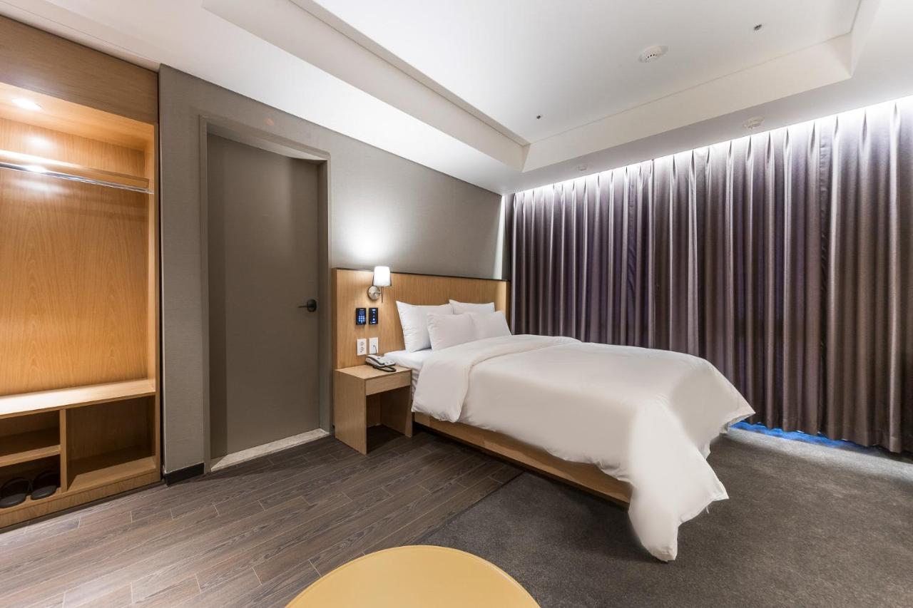 Gwangju Hound Hotel Кванджу Экстерьер фото